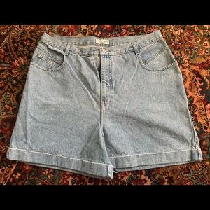 Vintage Denim Mom Short